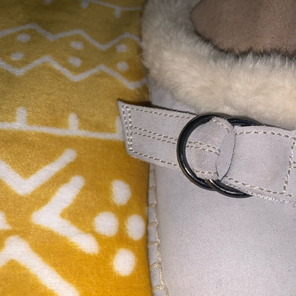 Cold Water Creek Shearling Lined Cozy Slippers.. Sz 7. EUC! - Picture 2 of 10